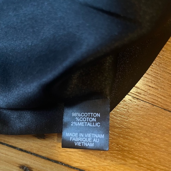 Gorgeous Tahari Skirt - Picture 6 of 6